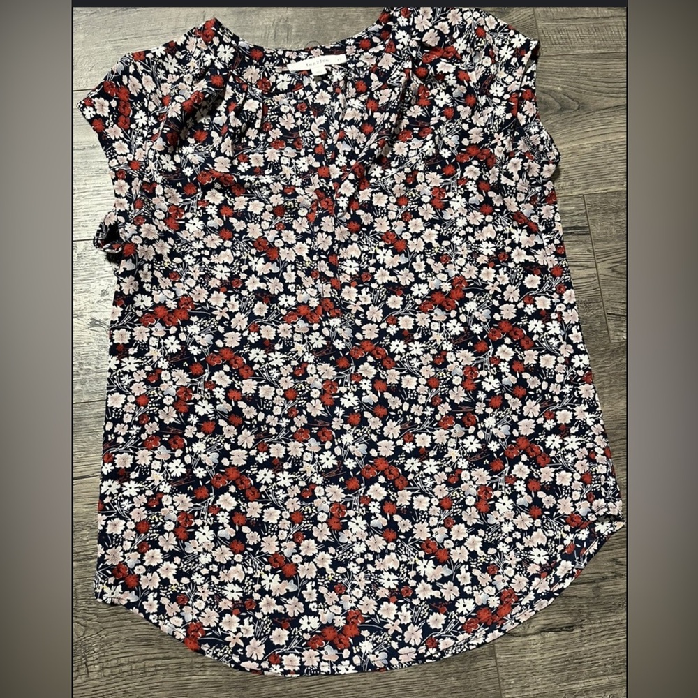 Fun2Fun Navy Floral Blouse | Cap Sleeve | V-Neck